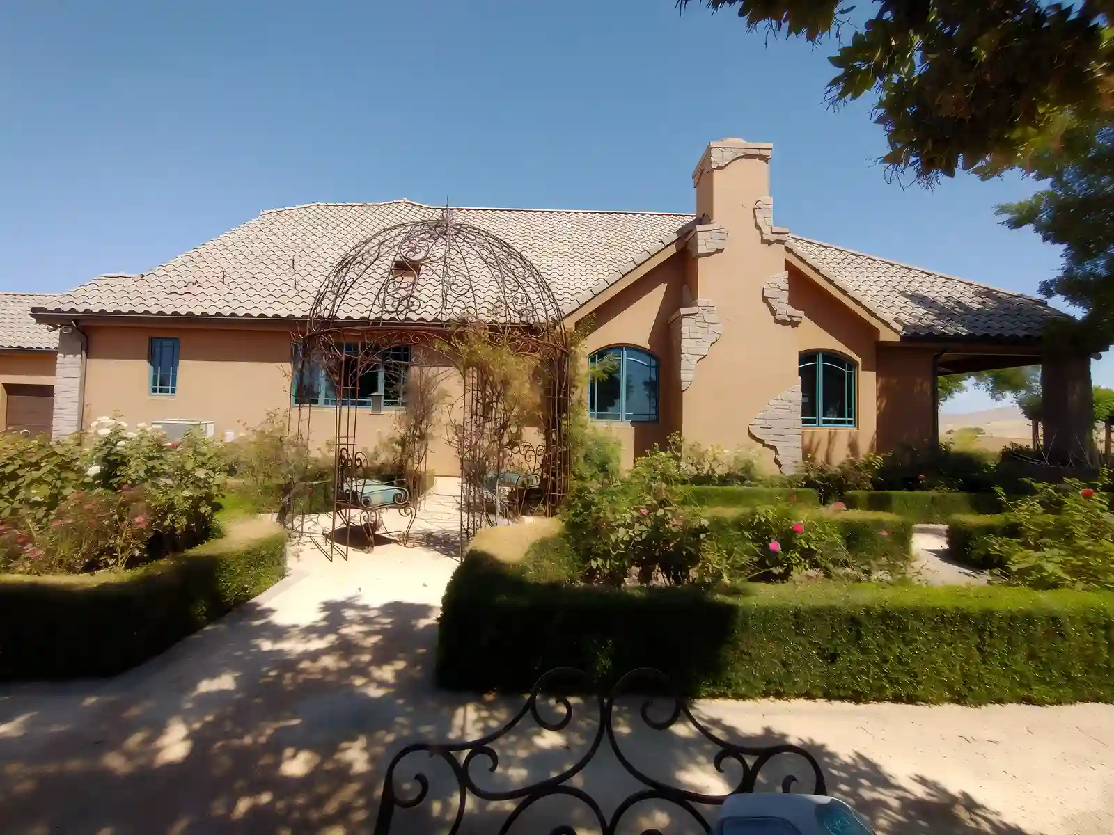 aesthetic house front view