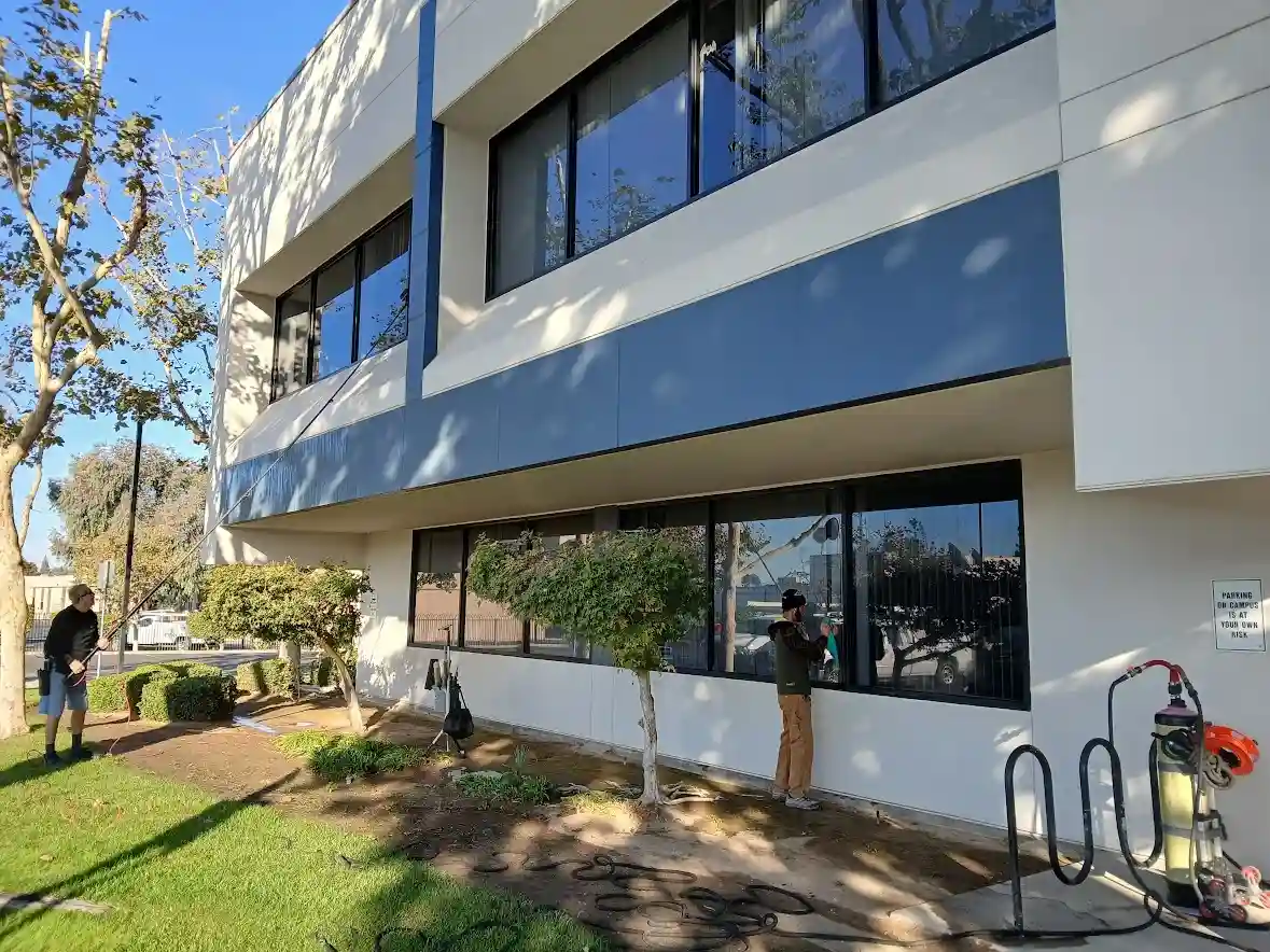 window cleaning team